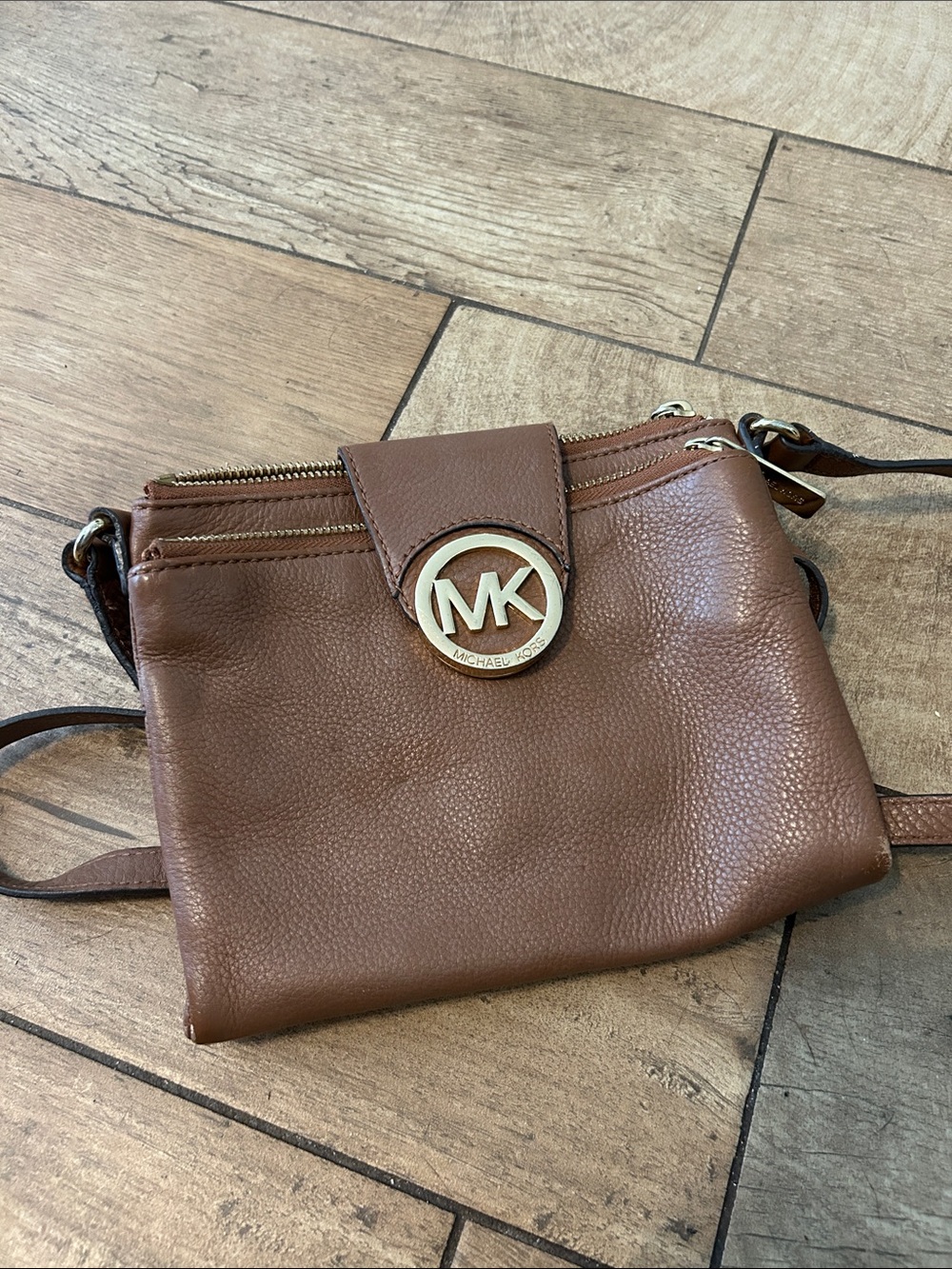 Michael Kors Fulton Brown Pebbled Leather Crossbody Purse Gold Logo